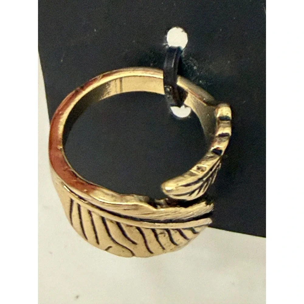 Gina Tricot Gold Tone Leaf Bypass Ring Size L Feather Boho Statement Jewelry‎